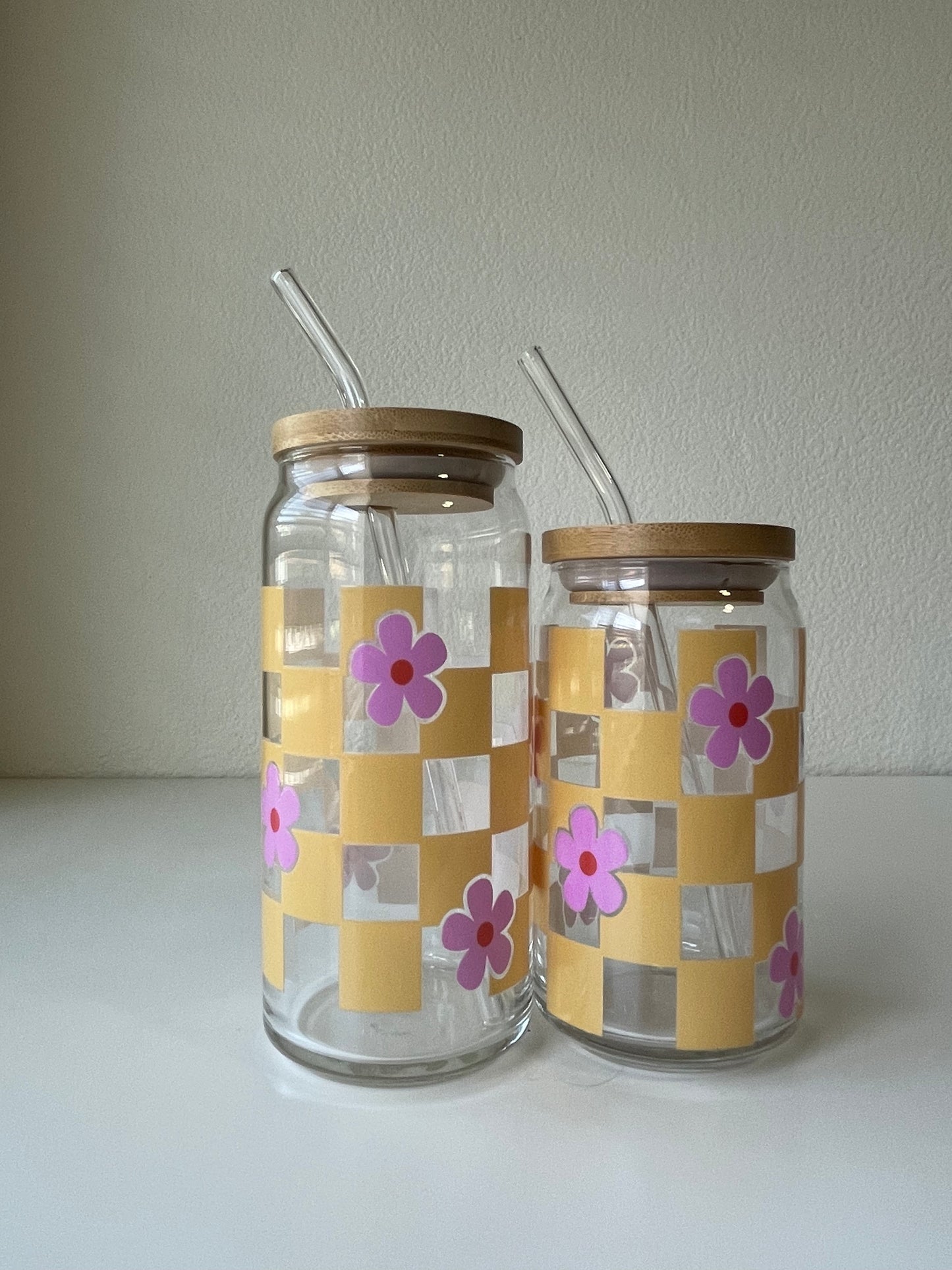 Yellow checkered & pink daisies